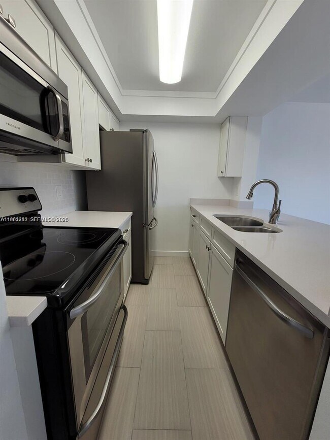 Foto del edificio - 10001 W Atlantic Blvd