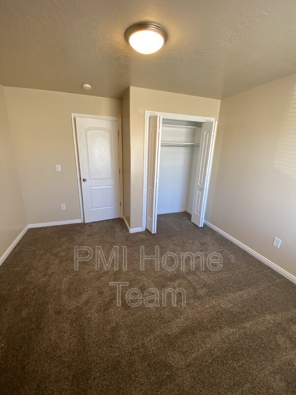 Foto del edificio - 433 N 3150 W