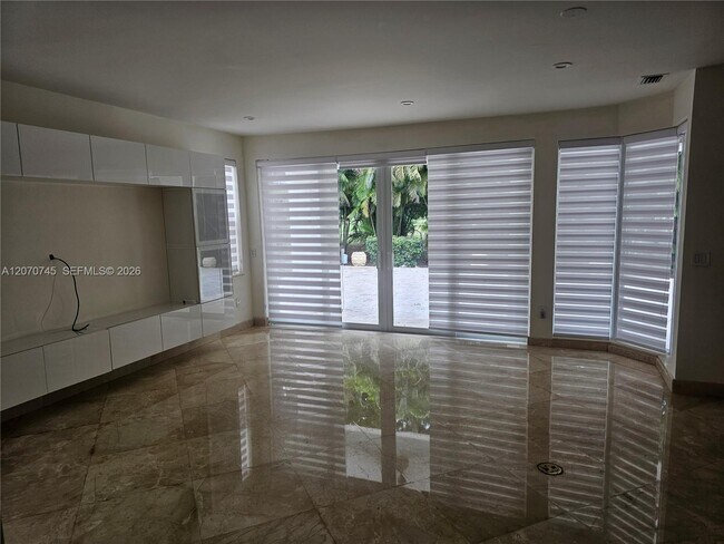 Foto del edificio - 4501 NW 93rd Doral Ct