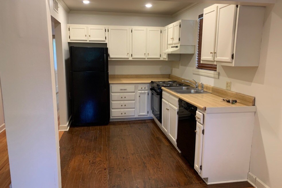 2954 Hundred Oaks Ave Unit 8, Baton Rouge, LA 70808 Condo for Rent in Baton Rouge, LA