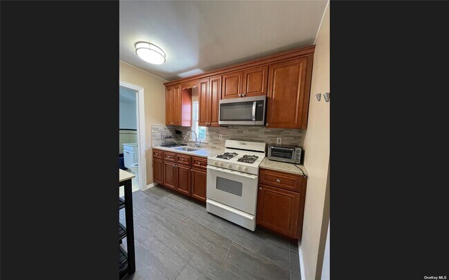 Building Photo - 206-14 Whitehall Terrace