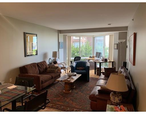 Foto del edificio - 75-83-83 Cambridge Pkwy