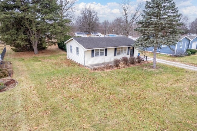 Building Photo - DEPOSIT MOVES YOU IN! No rent due until Ap...
