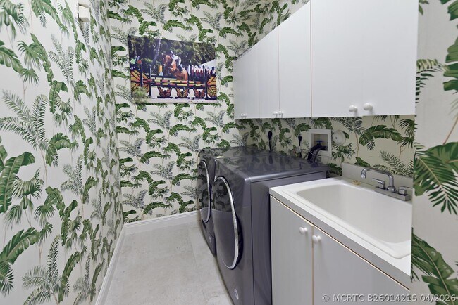 Building Photo - 14284 Stroller Way