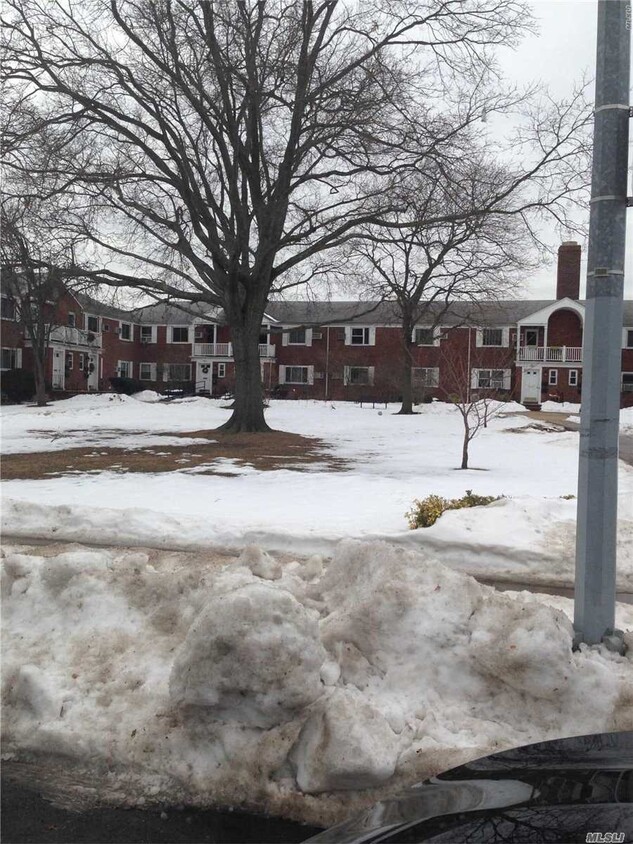 Primary Photo - 74-44-74-260 260th St