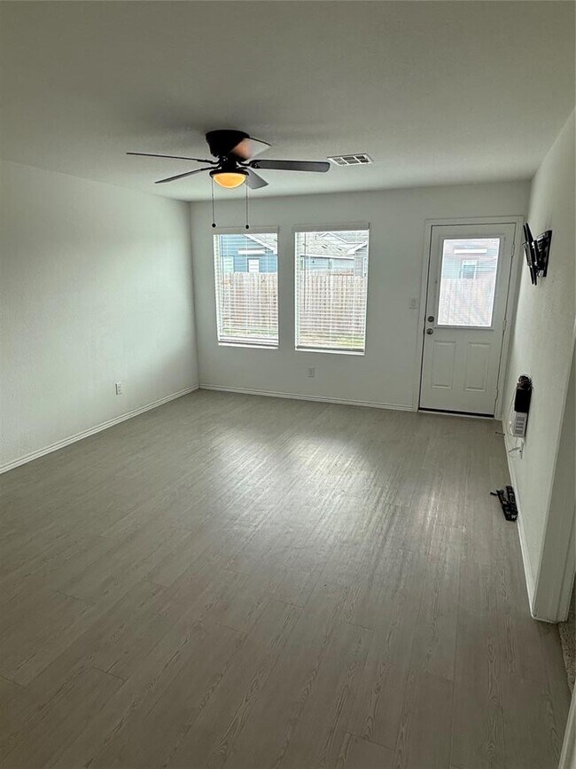 Building Photo - 2324 Dust Devil Dr