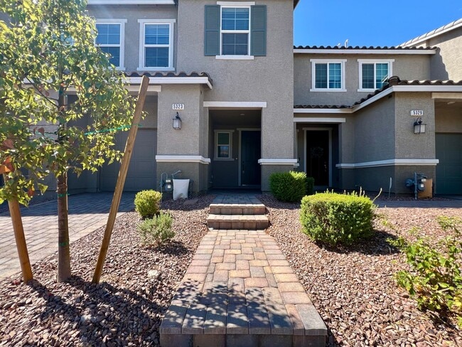 Building Photo - Modern 2-Bedroom Townhome Near Allegiant S...