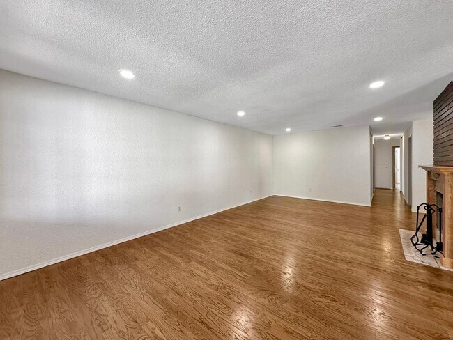 Foto del edificio - Charming 4BD/2BA House in San Carlos W/ W/...