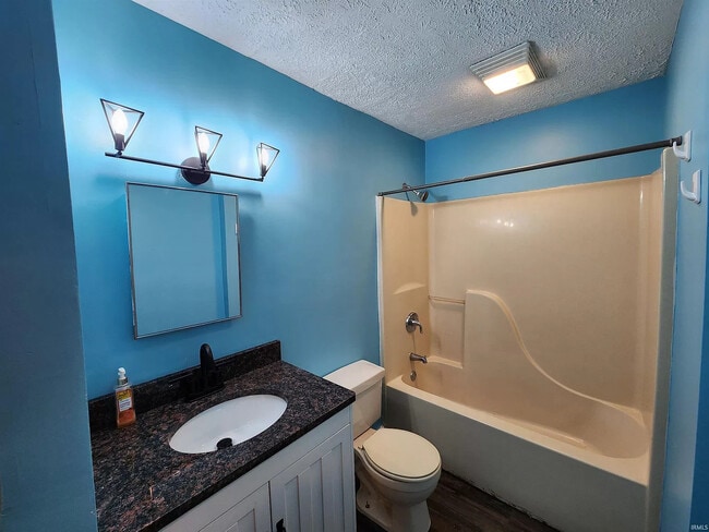 Building Photo - 723 N Jefferson St