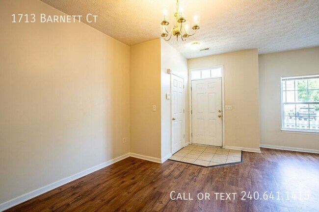 Foto del edificio - 1713 Barnett Ct