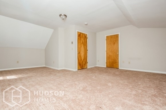 Building Photo - 262 Chiloway Rd
