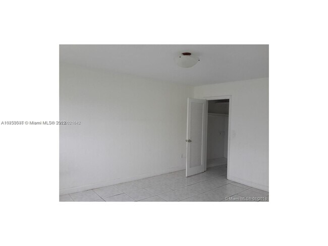Foto del edificio - 1885 NE 121st St