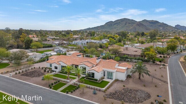 Foto del edificio - 5 br, 5.5 bath House - 5353 E Sanna St.