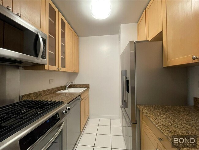 Foto del edificio - 166 E 34th St