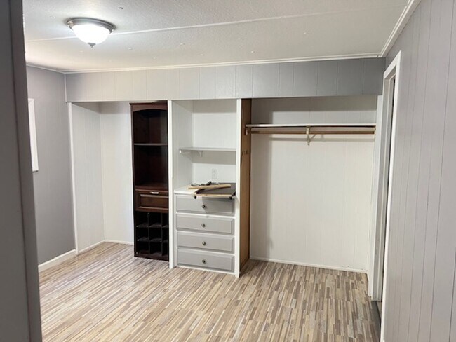 Foto del edificio - 4 Bedroom, 2 Bathroom Trailer House For Rent In Burley, ID