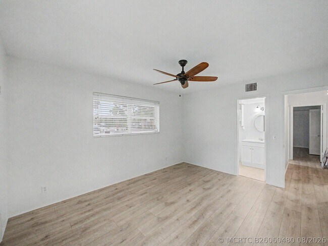 Foto del edificio - 3 Westwood Ave