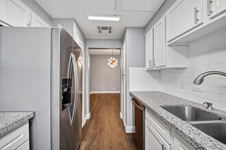 Building Photo - 5150 Hidalgo St