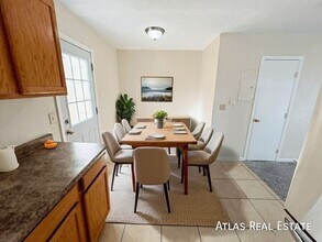 Building Photo - 6970 Peyote Way