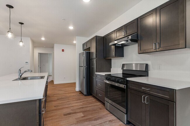 Foto del edificio - Your New Home Awaits: Enjoy 2 Weeks Free Rent on Select Units!