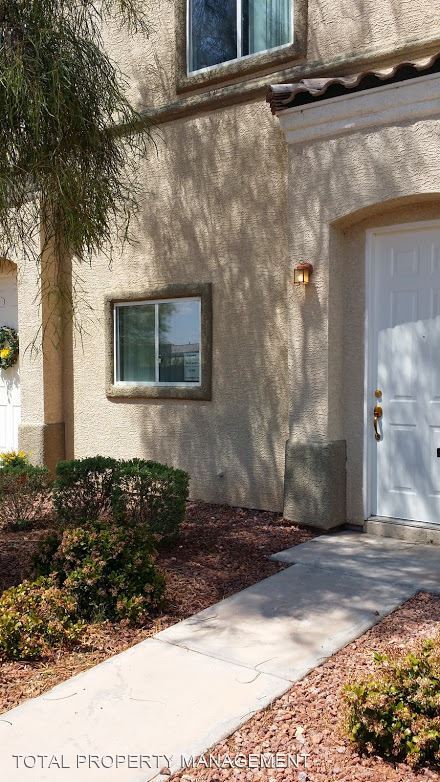 Primary Photo - 2 br, 2 bath House - 6305 Desert Leaf St. ...