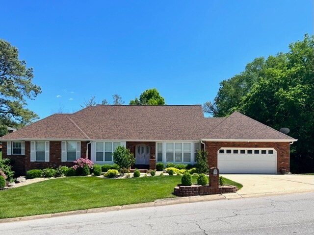 Building Photo - 102 Lexington Ln