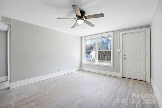 Foto del edificio - 1747 1st St NE