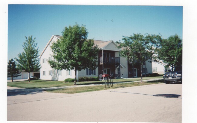 Frente del edificio - 422 Pine Tree Dr