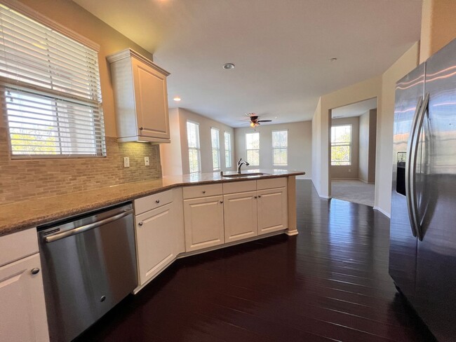 Building Photo - Sorrento Valley Second Story Corner Unit 3...