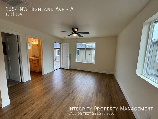 Foto del edificio - 1654 NW Highland Ave