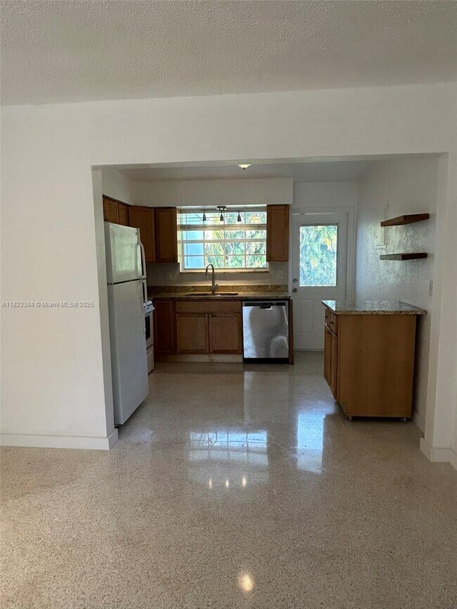 Foto del edificio - 4900 SW 28th Terrace