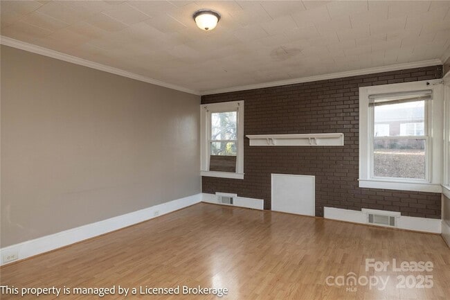 Foto del edificio - 1420 Amhurst St