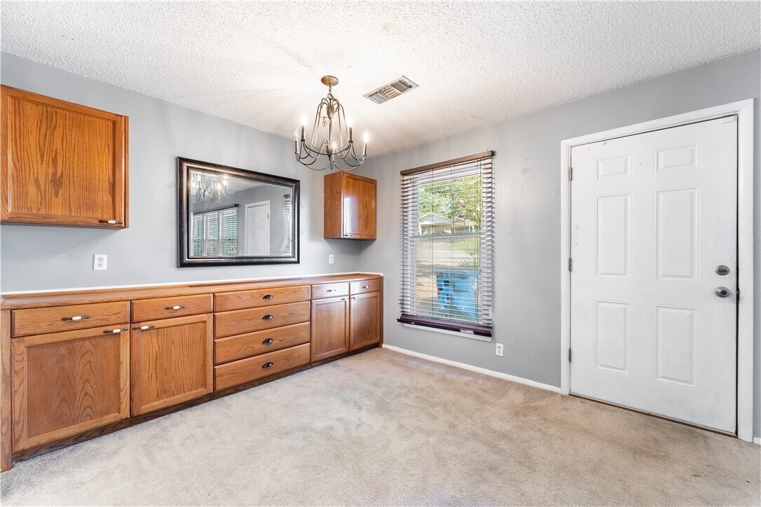 Foto del edificio - 26 Dogwood Cir