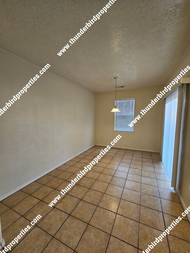 Building Photo - Available NOW! Nice 4 Bedroom 2.5 Bathroom...