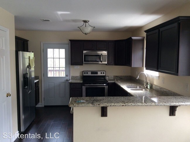 Foto del edificio - 3 br, 2 bath House - 360 Lang Ave