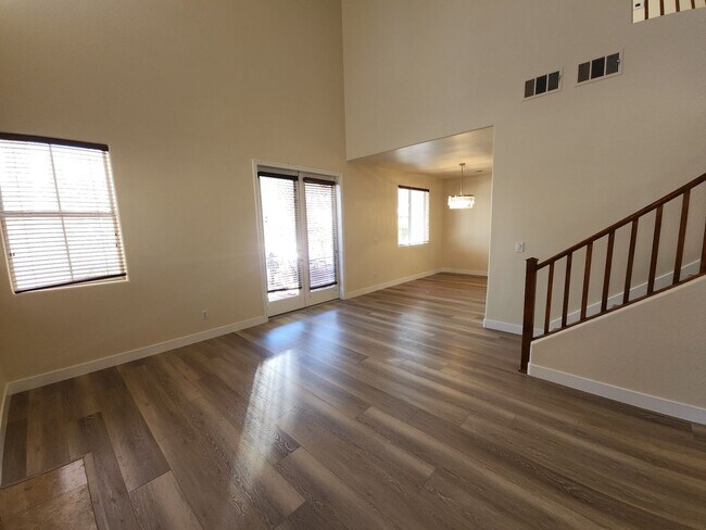 Foto del edificio - Great Corner Unit Townhouse in the heart o...
