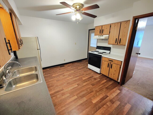 Foto del edificio - *Clean & Spacious 1BR/1BA Apartment Available in Mt. Washington*