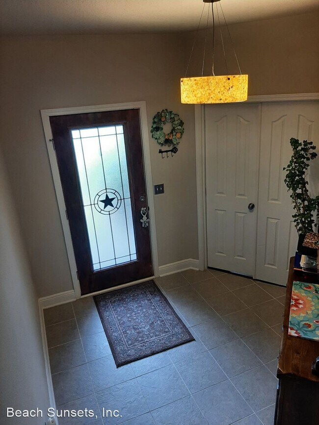 Building Photo - 3 br, 2 bath House - 554 Camellia Ct