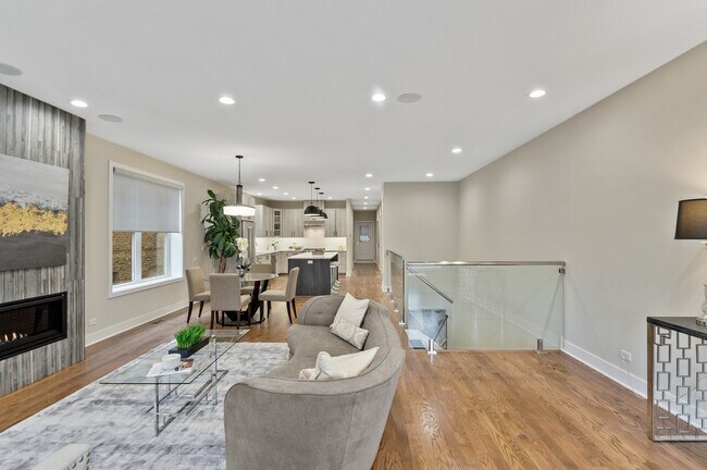 Foto del edificio - 5442 N Western Ave