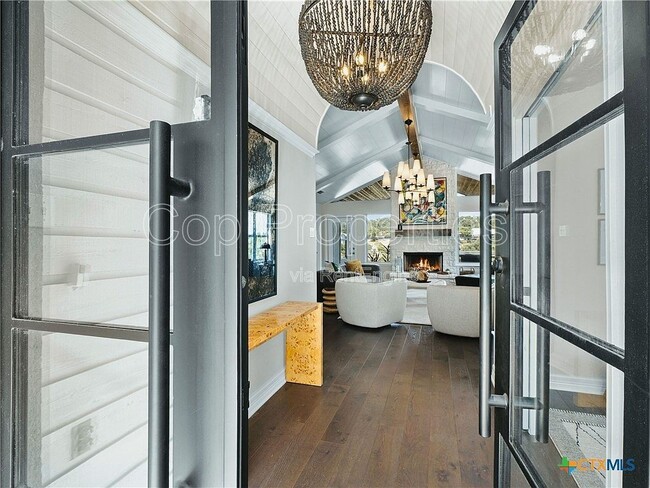 Building Photo - 321 Village View Dr