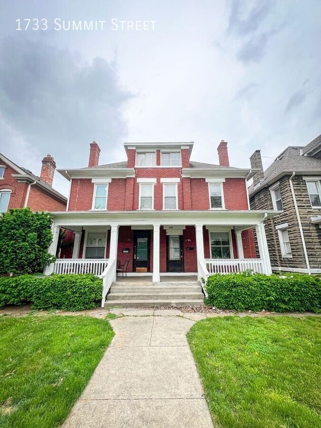Primary Photo - 1733 Summit St