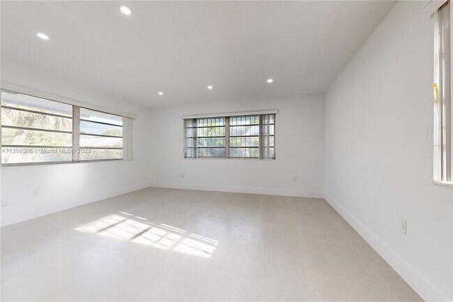 Building Photo - 2152 SW 72nd Ave