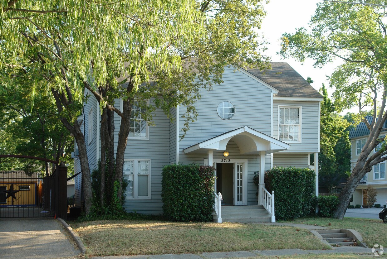 Foto del edificio - 5715 Hudson St
