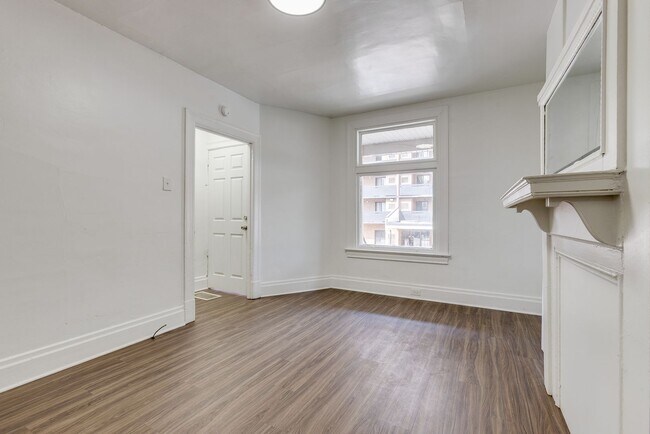 Building Photo - 118 Tecumseh St