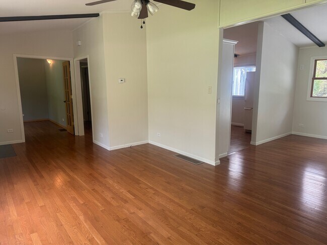 Foto del edificio - 6835 Paddock Ln