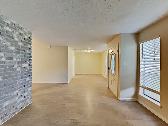 Building Photo - 21218 Park Tree Ln