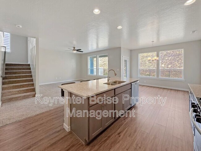 Building Photo - 2466 E Stella Dr