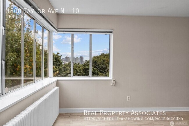 Foto del edificio - 1800 Taylor Ave N
