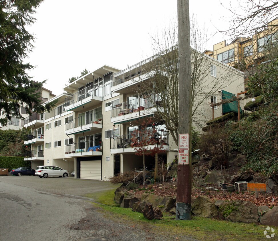 Foto del edificio - 4500 Palatine Ave N