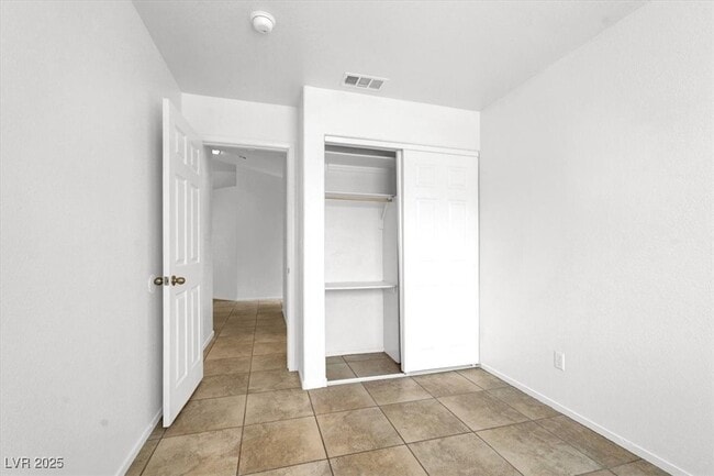 Foto del edificio - 9360 Leaping Lilly Ave