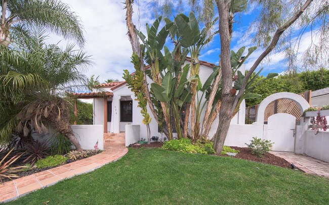 Foto del edificio - 448 Westmount Dr